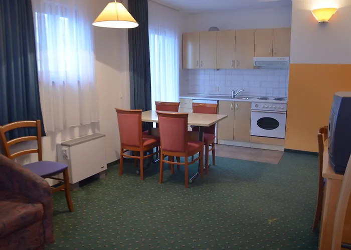 Gostinjska kuća Garni Zvon 3*